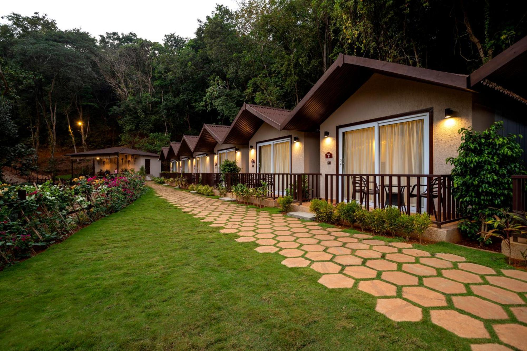 Stone Wood Premier Gokarna Otel Gokarna  Dış mekan fotoğraf