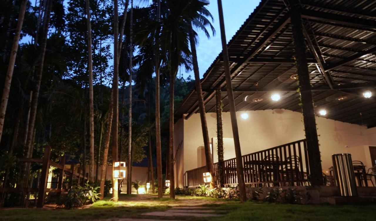 Stone Wood Premier Gokarna Otel Gokarna  Dış mekan fotoğraf