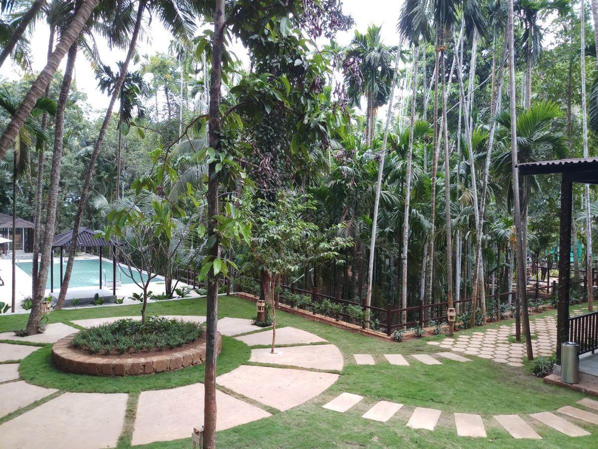 Stone Wood Premier Gokarna Otel Gokarna  Dış mekan fotoğraf