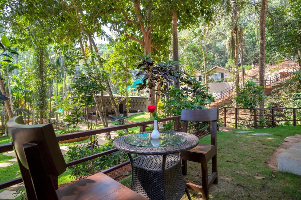 Stone Wood Premier Gokarna Otel Gokarna  Dış mekan fotoğraf